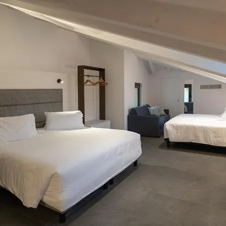 Boutique Touring 3*