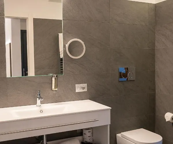 Boutique Touring Hotell 3*
